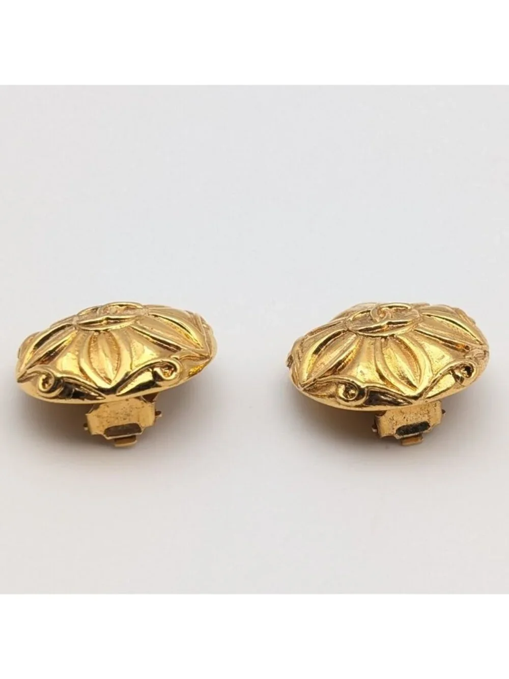 Chanel Earrings CC Logo Gold Flower Round First Era Vintage